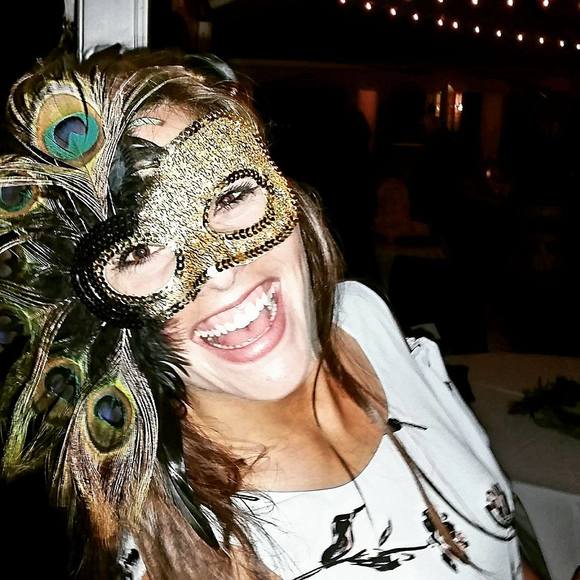 Meet your Posher, Taylor - Picture 1 of 1